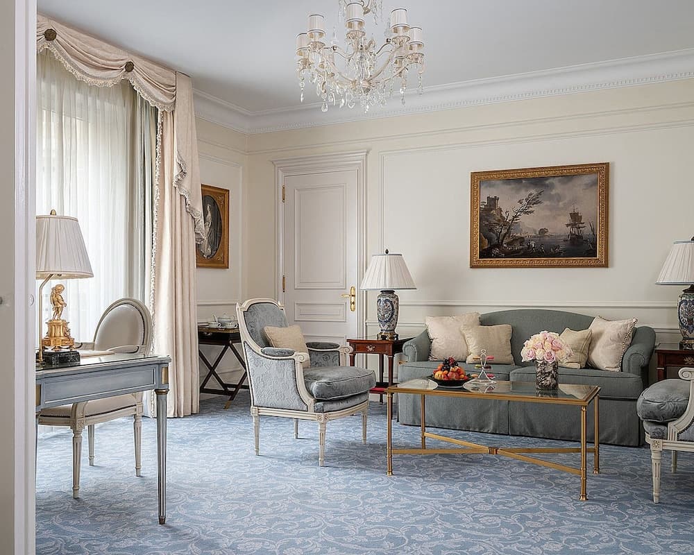 Four Seasons Hotel George V, Paris